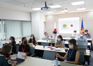 JMT Attends a Series of Trainings on Social Media Management